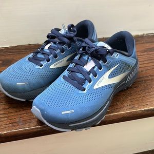 Brooks Adrenaline GTS RUNNING SHOES